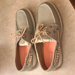 Sperry women's Intrepid Boat Shoes, size 8